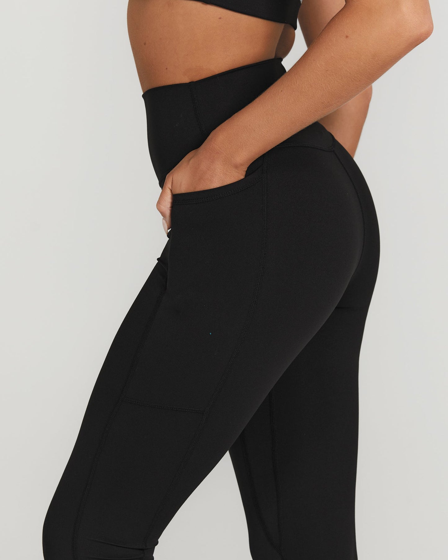 MOTION POCKET LEGGINGS 28" - BLACK