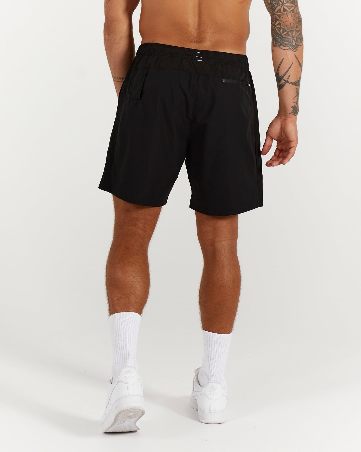 EVOLVE SHORTS 6" - BLACK